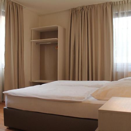 Hotel Centro Stuttgart Bagian luar foto