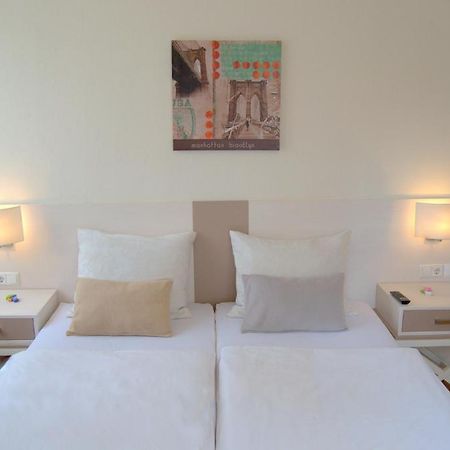 Hotel Centro Stuttgart Ruang foto